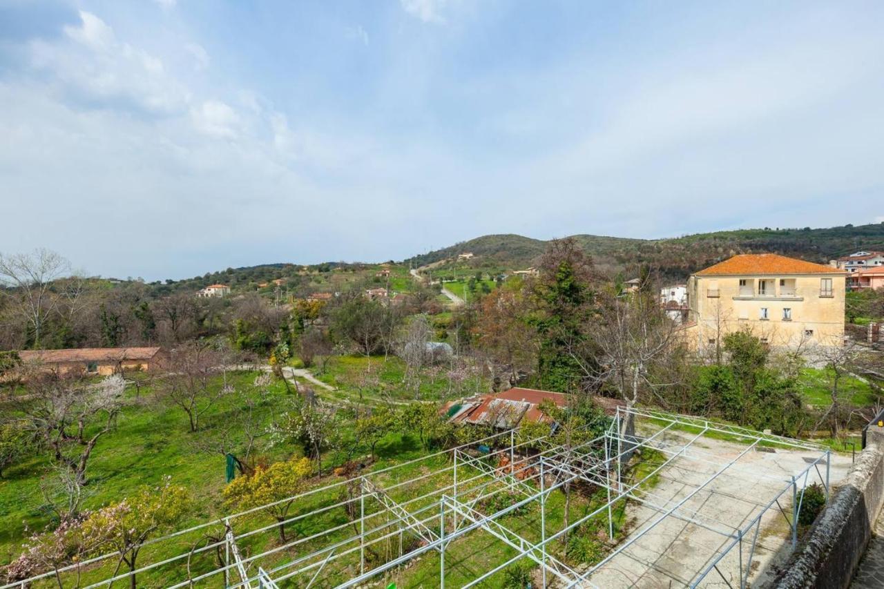 Spacious Apartment In Ceraso With Mountain View Luaran gambar